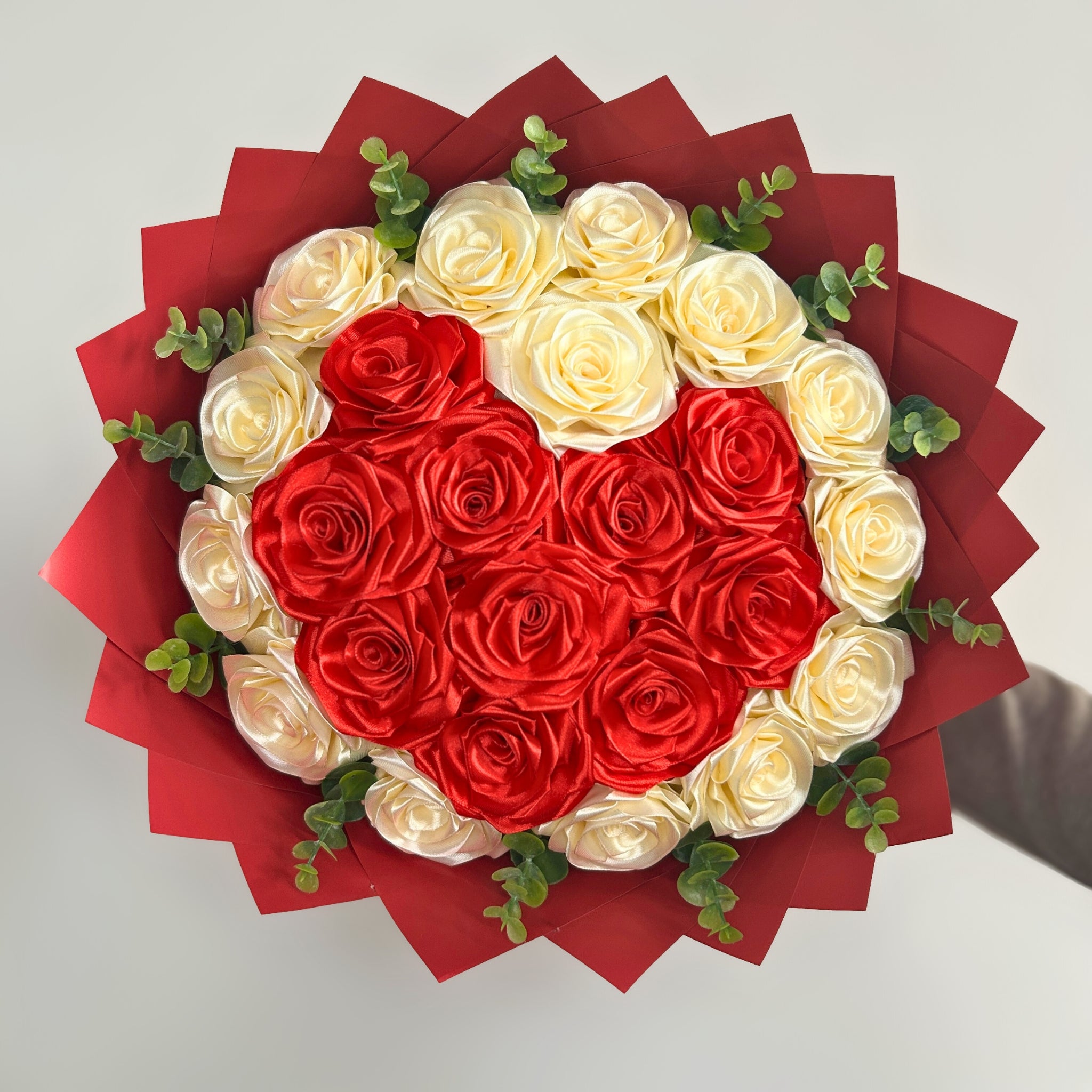 Kytice růží – 24 ks – Srdce – červené