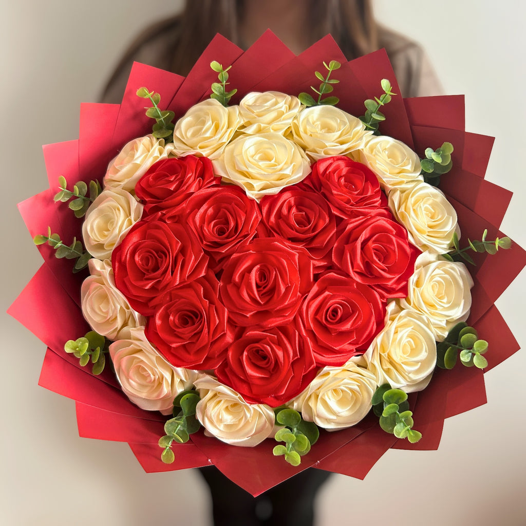 Kytice růží – 24 ks – Srdce – červené