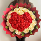 Kytice růží – 24 ks – Srdce – červené