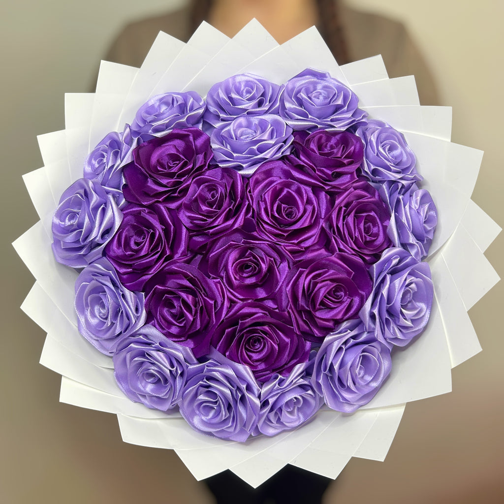 Kytice růží – 24 ks – Srdce – fialové
