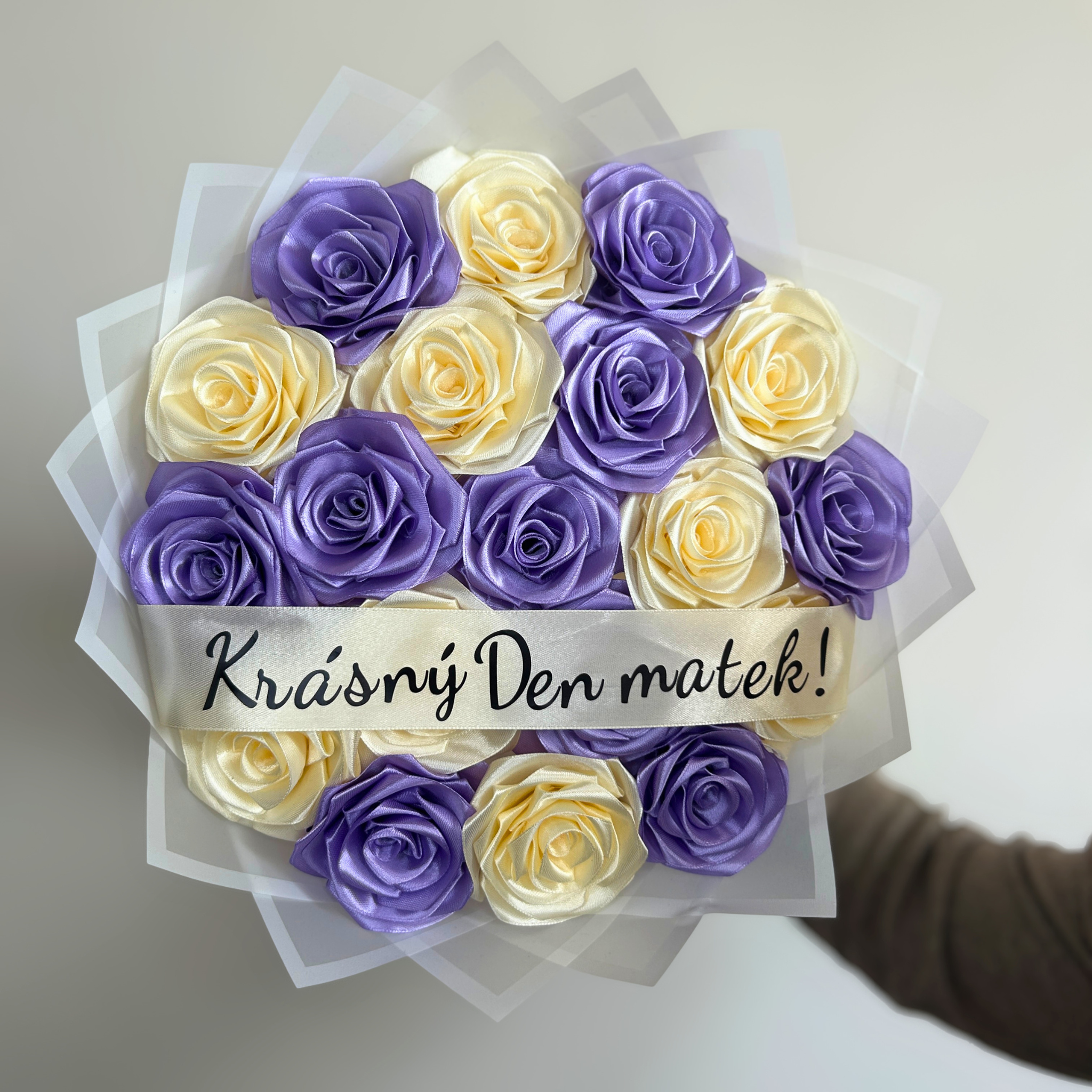 Kytice růží Den matek – 19 ks – Violet