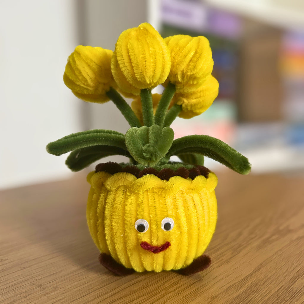 Usměvavý květináč s tulipány – žlutý